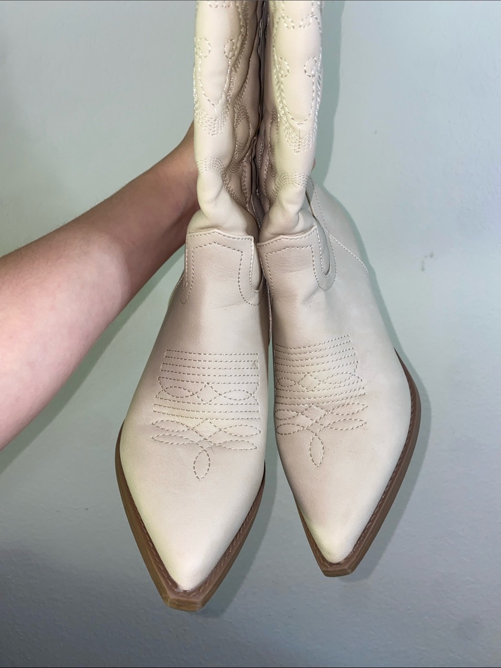 🎈Adorable Cream Cowboy boots! - Picture 1 of 10